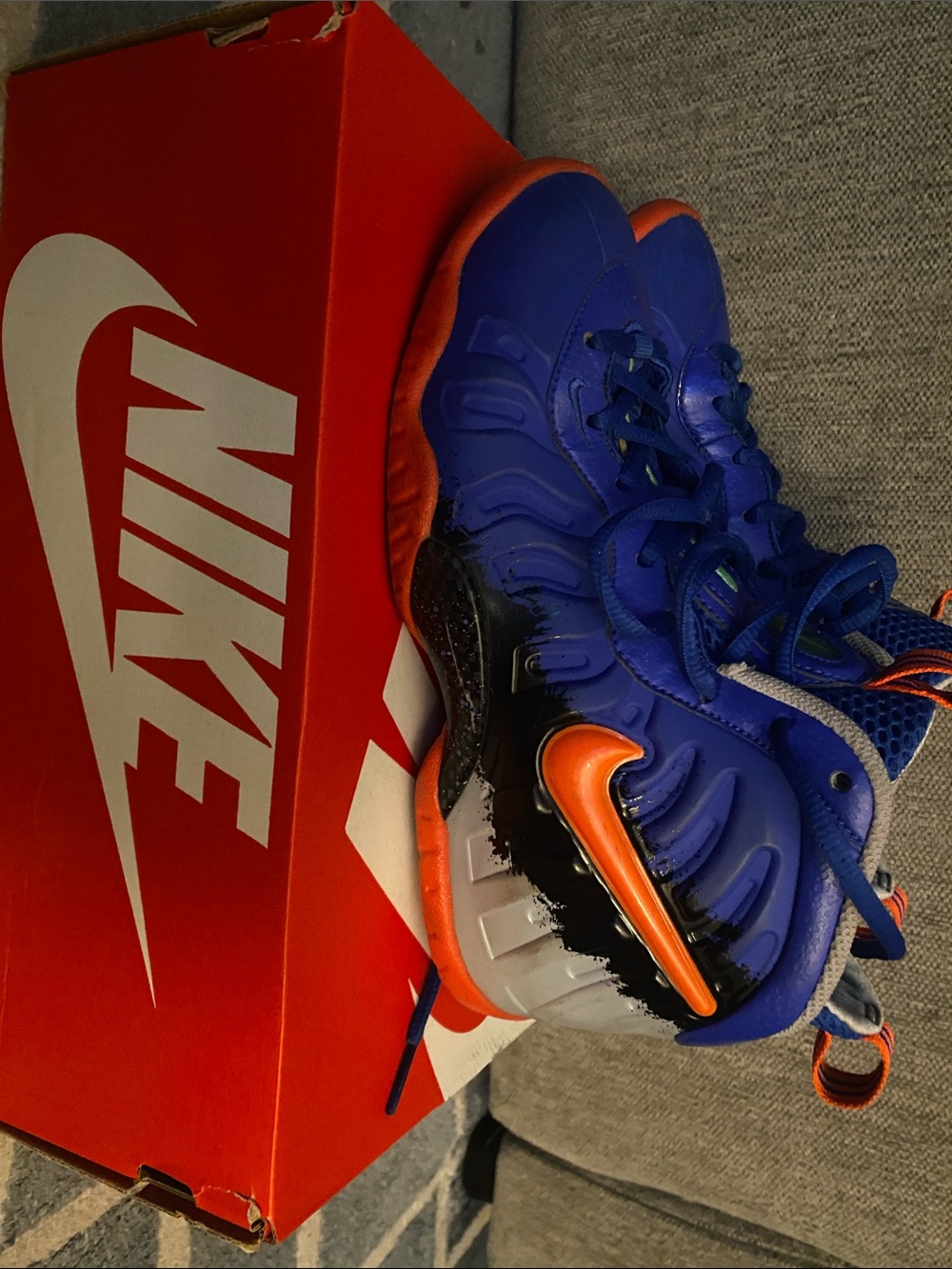 Nike Kids Blue and Orange Performance Sneakers SZ 5